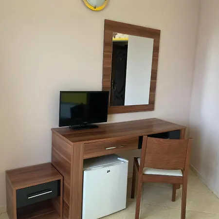 семеен брилянс - Family Brilliance Hotell *